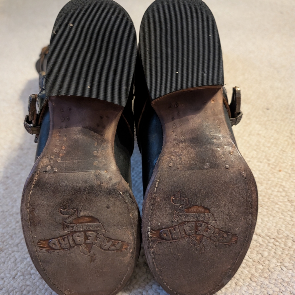 Raylene - Picture 5 of 6